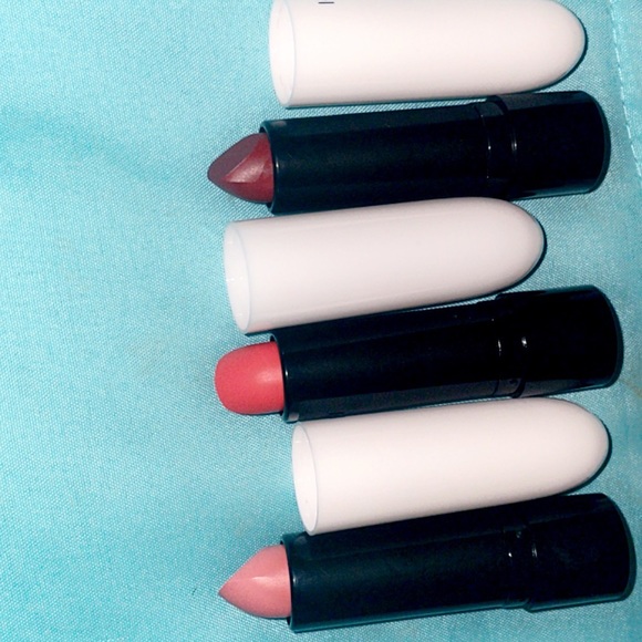 Brand new pop feel lip stick - Picture 4 of 4